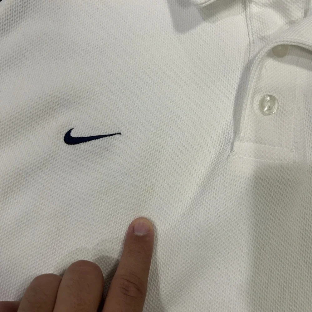 Vintage Nike Team UConn Huskies Polo Shirt Mens XL White Embroidered Dri-FIT